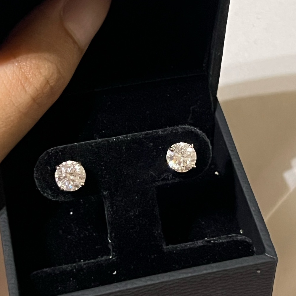 Lab Grown Round Diamond Earrings - So Gorgeous!